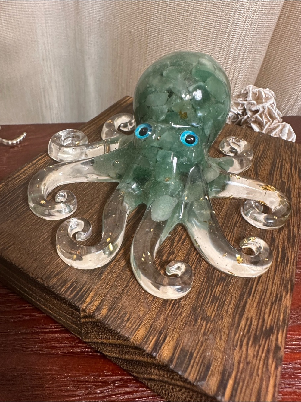 Resin and Green Aventurine Crystal Chips Octopus Figure - Picture 1 of 11